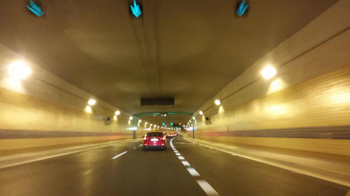 Tunel blanka kontakt