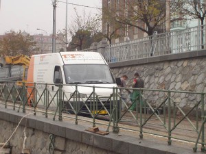 cementová injektáž na Rašínově nábřeží